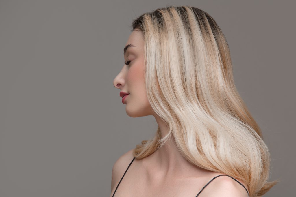 wypłukiwanie zimnego blondu